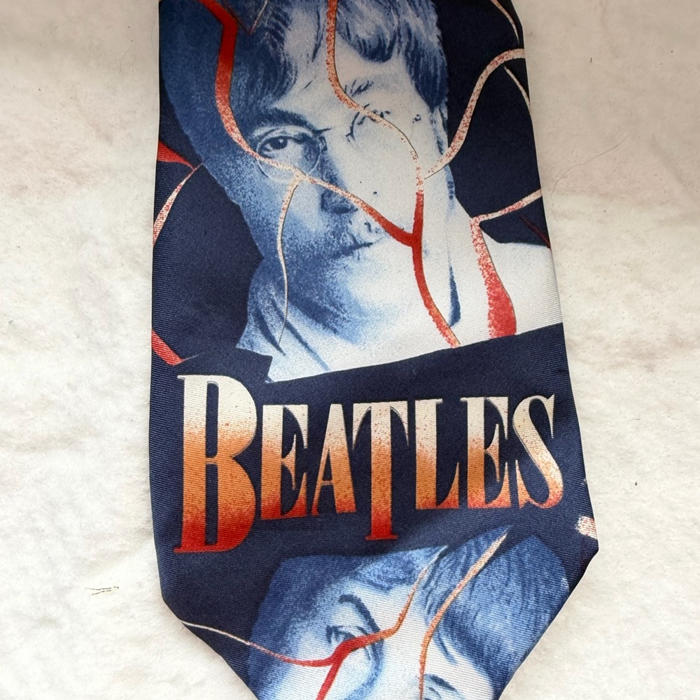 Vintage Beatles Silk Tie with Blue and Red Design - Picture 2 of 13